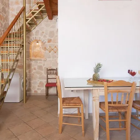 Holiday home Strofilia Authentic *