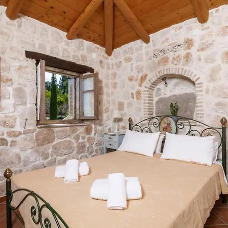 Feriehus Strofilia Authentic Skinária