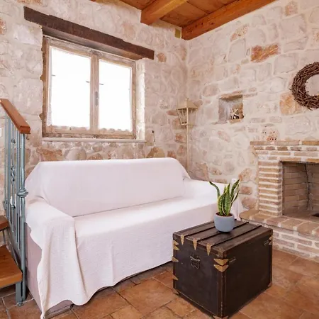 Strofilia Authentic Feriehus *