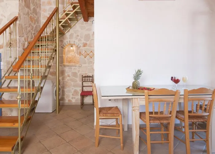 Holiday home Strofilia Authentic *