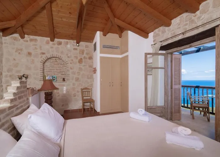 Ferienhaus Strofilia Authentic Skinária