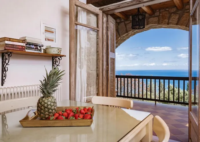 Ferienhaus Strofilia Authentic