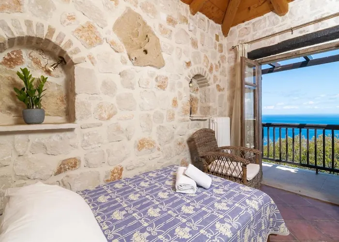 Holiday home Strofilia Authentic