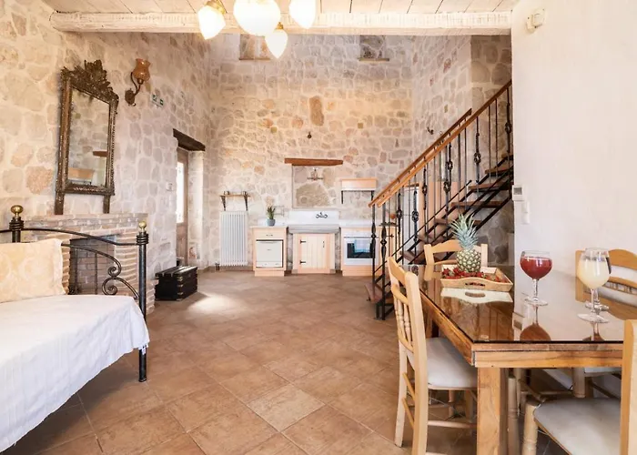 Holiday home Strofilia Authentic Skinaria