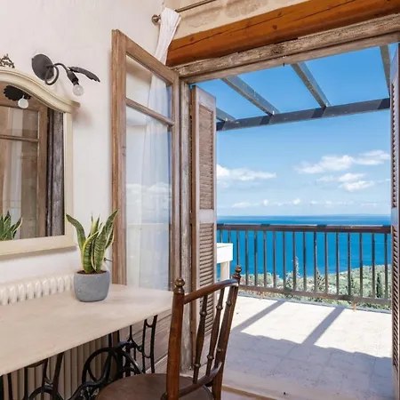 Semesterbostad Strofilia Authentic *